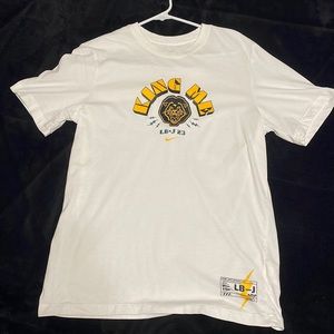 LeBron James limited release “King me” t shirt- brand new- men’s medium